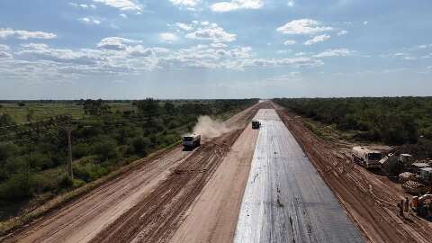 Paraguai come&ccedil;a pavimenta&ccedil;&atilde;o de 220 quil&ocirc;metros at&eacute; a Argentina