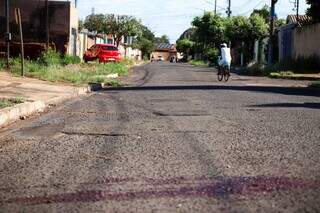 Confus&atilde;o em tabacaria termina com homem baleado por engano