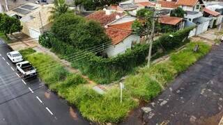 Cal&ccedil;ada &eacute; terra sem lei, onde quem manda &eacute; morador e quem arrisca &eacute; vizinhan&ccedil;a