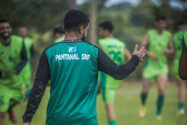 Com volante Jean, Pantanal anuncia 24 jogadores para o estadual 2025