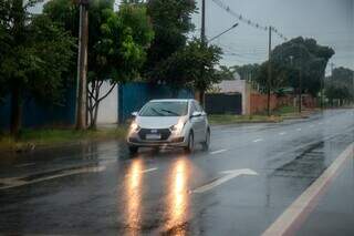 Motoristas ignoram nova sinaliza&ccedil;&atilde;o e s&atilde;o flagrados na contram&atilde;o