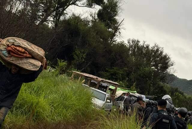 Sem-terra invadem fazenda da fam&iacute;lia Bumlai e s&atilde;o expulsos pelo Choque	