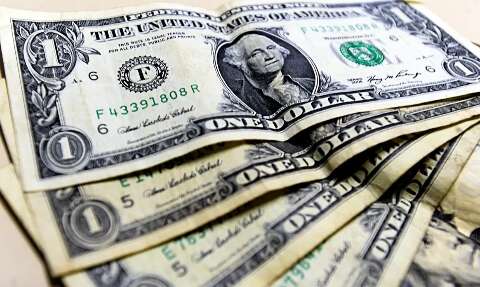 D&oacute;lar fecha em baixa pelo segundo dia consecutivo e &eacute; cotado a R$ 6,02