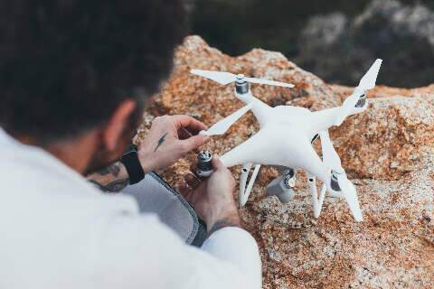 Explorando o futuro criativo: oficina gratuita na Capital une arte e drones