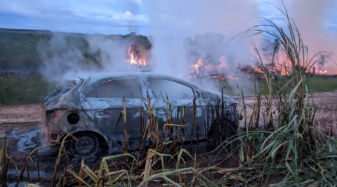 Comerciante desaparece e carro &eacute; encontrado incendiado em planta&ccedil;&atilde;o de cana 