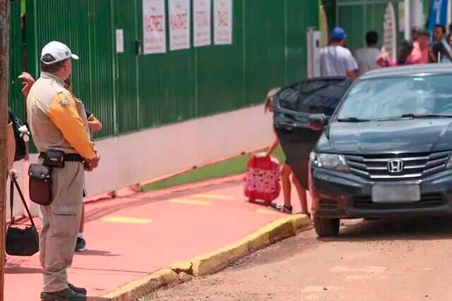 Detran ensina pais a n&atilde;o cometerem infra&ccedil;&otilde;es na volta &agrave;s aulas 