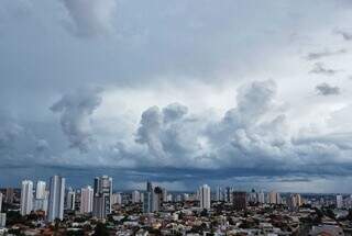 Capital tem alerta de tempestade e risco de alagamento