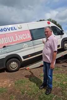 Ex-aliado pol&iacute;tico agora critica ambul&acirc;ncia que virou sucata