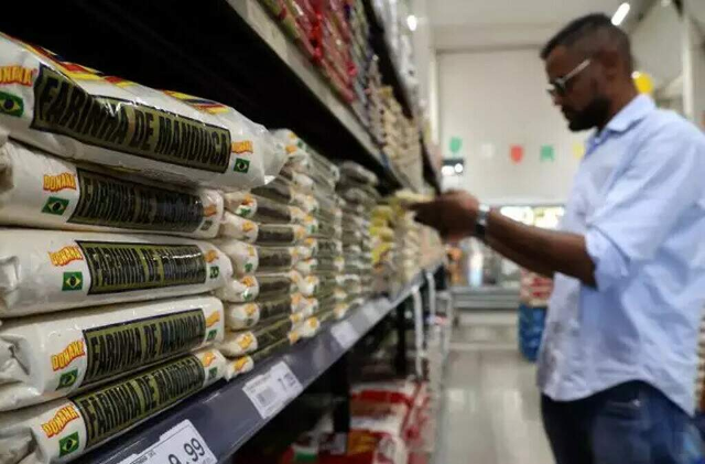 Governo avalia reduzir tarifa de importa&ccedil;&atilde;o para baratear alimentos