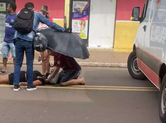 Supostamente armado e b&ecirc;bado, motorista atropela mulher e n&atilde;o espera pol&iacute;cia