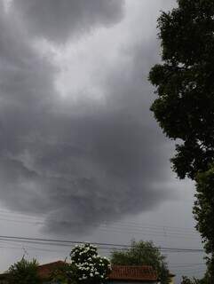 Trov&otilde;es e chuva forte confirmam previs&atilde;o em Campo Grande