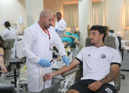 Com estoque em baixa, time do Oper&aacute;rio doa sangue e incentiva torcida