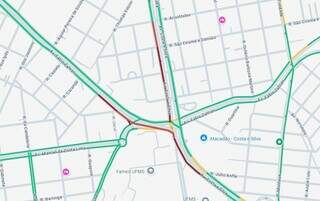 Po&ccedil;a d&rsquo;&aacute;gua enorme interdita duas faixas da Avenida Costa e Silva