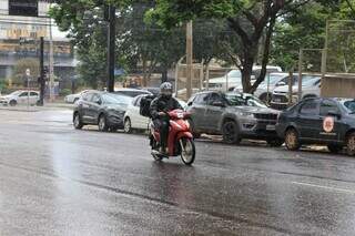 Chuva chega &agrave; regi&atilde;o sul e central de Campo Grande nesta ter&ccedil;a-feira