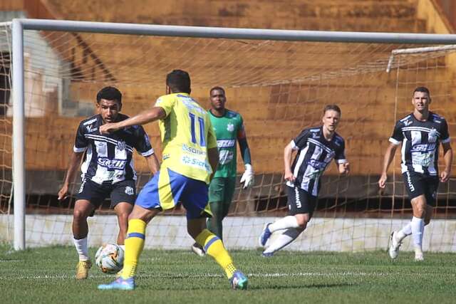 Dourados marca no final e vence Oper&aacute;rio no Est&aacute;dio Dourad&atilde;o