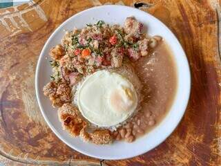 Comida mineira para funcion&aacute;rios fez tanto sucesso que virou restaurante