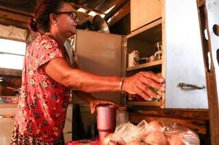 Com pre&ccedil;o alto, comida leva todo dinheiro de fam&iacute;lias e carne entra &ldquo;quando d&aacute;&rdquo;