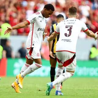 Flamengo fecha rodada do Carioca precisando vencer para entrar no G4