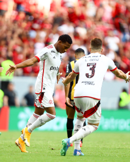 Flamengo fecha rodada do Carioca precisando vencer para entrar no G4