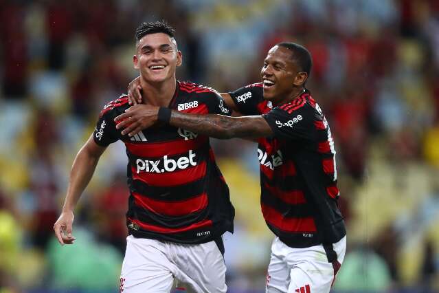 Flamengo supera Sampaio Corr&ecirc;a e garante vit&oacute;ria no Maracan&atilde;