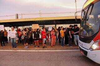 Para 55%, superlota&ccedil;&atilde;o &eacute; maior problema do transporte coletivo