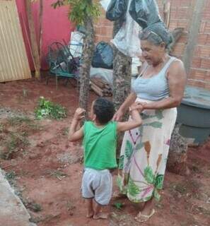 Ap&oacute;s parto emocionante no ventre de m&atilde;e morta, Yago luta para andar