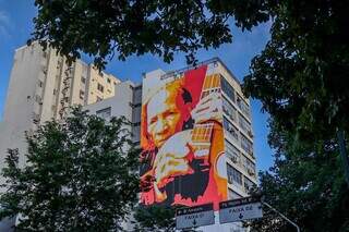 Rua 14 de Julho ganha novo mega mural, agora com Helena Meirelles