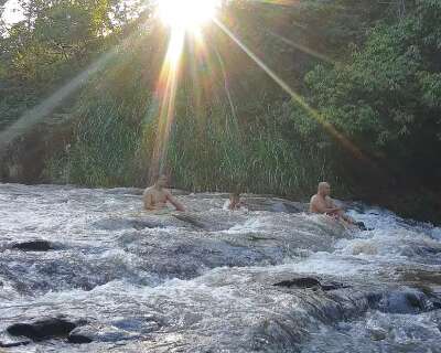 Feira Quilombola com camping e cachoeira &eacute; op&ccedil;&atilde;o de bate e volta 