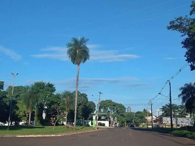 Fevereiro come&ccedil;a com calor em MS e alerta para chuvas intensas