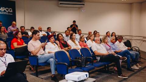 Secret&aacute;rios da Capital discutem a&ccedil;&otilde;es de combate a dengue 