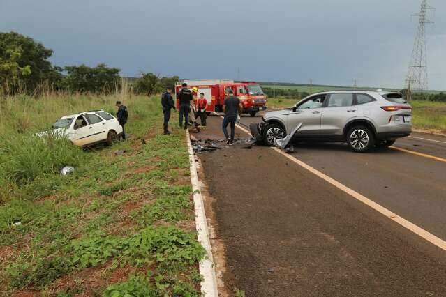 Acidente na BR-060 deixa tr&ecirc;s mortos e quatro feridos 