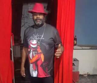 &ldquo;Ele atirou pelas costas&rdquo;, lamenta mulher de pai de santo, morto com 3 tiros   