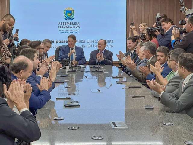 Mesa Diretora &eacute; empossada sob compromisso de consenso na Assembleia Legislativa