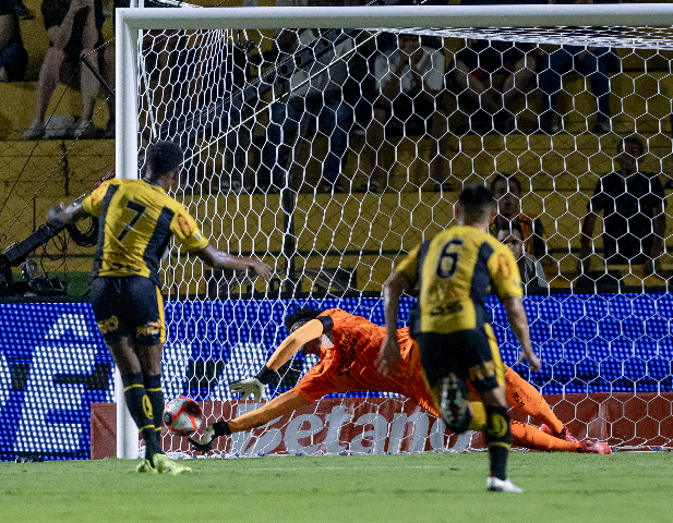 Corinthians vence Novorizontino em partida antecipada do Paulist&atilde;o