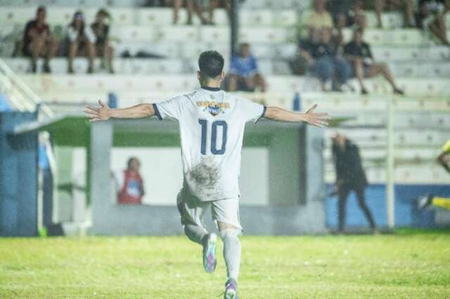 Camisa 10 do Costa Rica brilha em vit&oacute;ria e Oper&aacute;rio vence de virada