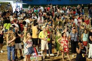 Cord&atilde;o Valu e escolas de samba fazem seu 1&ordm; esquenta do Carnaval