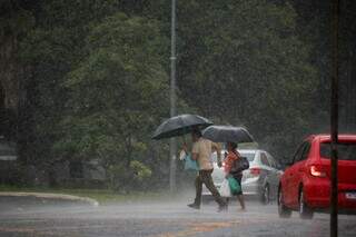 Inmet faz alerta para chuvas intensas em MS e ventos de at&eacute; 60 km/h