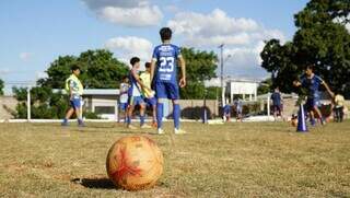 Com caf&eacute; da manh&atilde;, campo do Tiradentes ter&aacute; final de campeonato no domingo