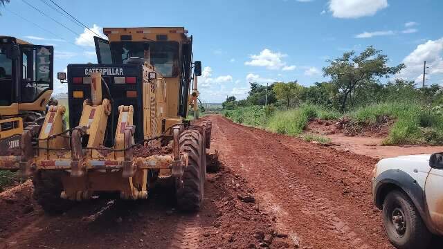 Prefeitura investe R$ 33 milh&otilde;es em manuten&ccedil;&atilde;o de estradas de terra