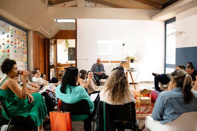 Roda de conversa gratuita discute a importância da primeira infância