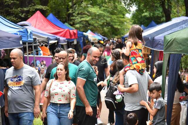 Hoje tem Bosque da Paz e feijoada da Verde e Rosa com Netinho de Paula