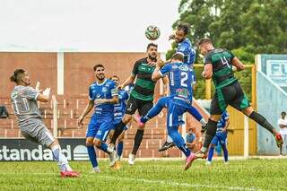 Com tr&ecirc;s gols de jogadas a&eacute;reas, Pantanal triunfa em Campo Grande 