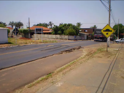 Frigorifico &eacute; punido por trafegar com excesso de peso e estragar rodovias