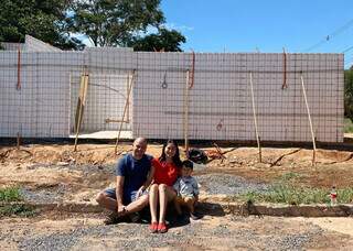 Casa com piscina que imita praia foi planejada para viagens com crian&ccedil;as