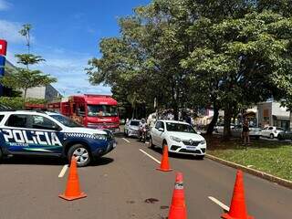 Idosa &eacute; atropelada por caminhonete na cal&ccedil;ada e acidente &quot;fecha&quot; Mato Grosso