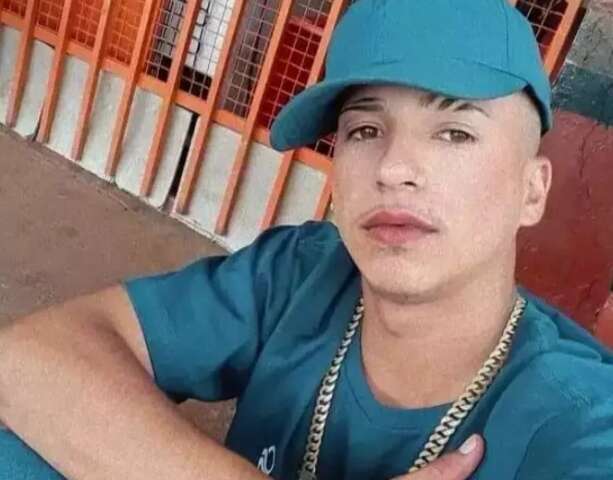 &ldquo;Pequei na cria&ccedil;&atilde;o do meu filho&rdquo;, diz pai de jovem que foi assassinado a tiros