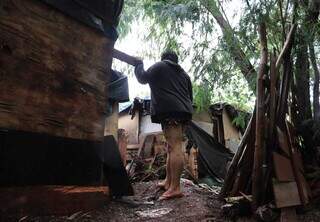 &ldquo;Toda chuva &eacute; um estrago&rdquo;, lamentam moradores da favela Cidade dos Anjos