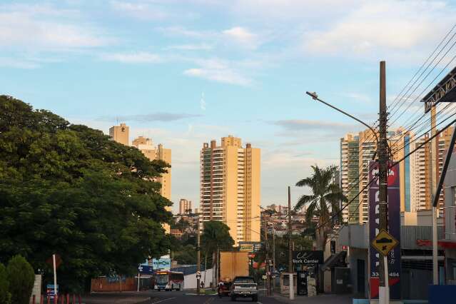 Quinta-feira amanheceu quente e m&aacute;xima ser&aacute; de 33&deg;C na Capital