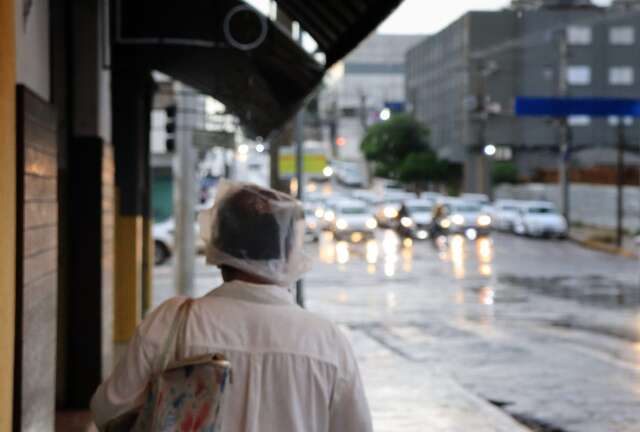 Defesa Civil alerta para temporal em Campo Grande