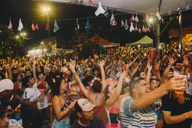 Hoje tem As Depravadas, Farofa com Dend&ecirc; e Calcinha Molhada nas ruas